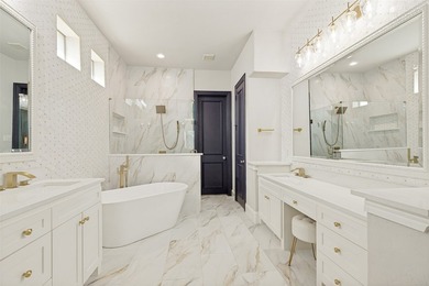 Custom 4300+ sq ft Darling Home on an oversized lot where every - photo 1