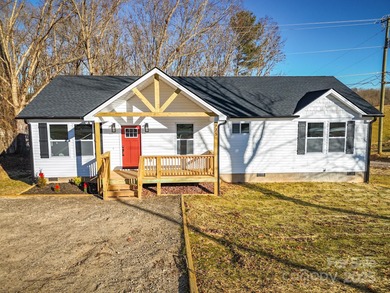 (private lake, pond, coastal) Home For Sale in Asheville North Carolina