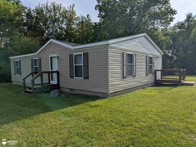 This newly renovated ranch home has 3 bedrooms and 2 full baths - photo 1