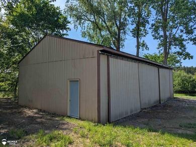 This newly renovated ranch home has 3 bedrooms and 2 full baths - photo 3