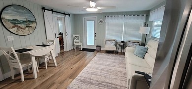 LOCATION, LOCATION, LOCATION! Rare commercial/residential - photo 8