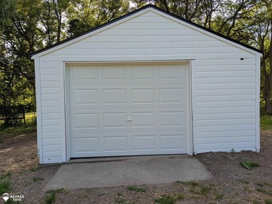 This newly renovated ranch home has 3 bedrooms and 2 full baths - photo 8