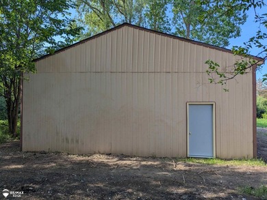 This newly renovated ranch home has 3 bedrooms and 2 full baths - photo 10