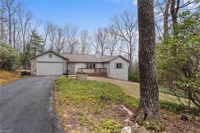 Lake Louise Home For Sale in Roaring Gap North Carolina