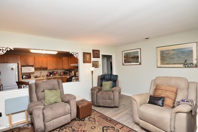 Welcome home to this beautifully maintained Adult Community - photo 5
