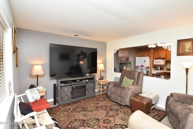 Welcome home to this beautifully maintained Adult Community - photo 6