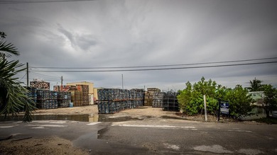 This property encompasses 15 Seaview Ave, 5 Seaview Ave, and a - photo 15