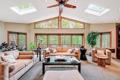 Opulence in the woods! Live your fairytale life on this - photo 15