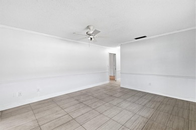 Bright and spacious 2BR/2BA corner condo in a desirable 55+ - photo 17