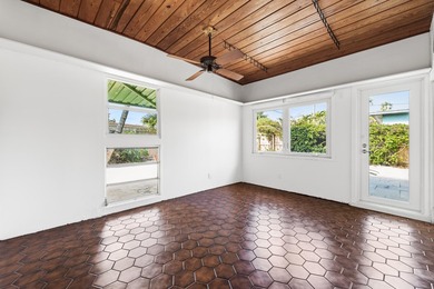 Discover this charming, spacious & character-filled Mid-Century - photo 17