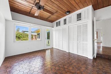 Discover this charming, spacious & character-filled Mid-Century - photo 18