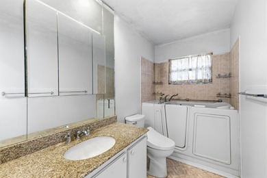 Bright and spacious 2BR/2BA corner condo in a desirable 55+ - photo 19