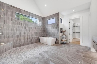 Introducing an extraordinary new construction estate set on 3.3 - photo 22