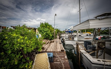 This property encompasses 15 Seaview Ave, 5 Seaview Ave, and a - photo 30