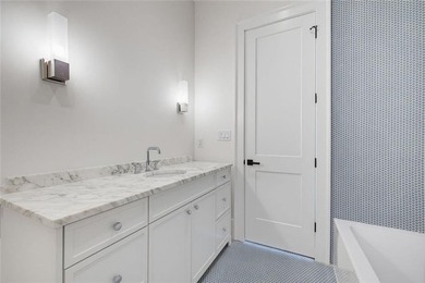Introducing an extraordinary new construction estate set on 3.3 - photo 30
