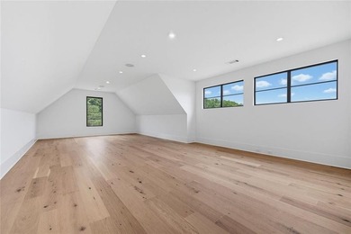 Introducing an extraordinary new construction estate set on 3.3 - photo 34