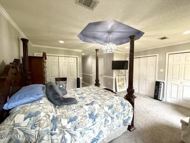 Welcome home to this spacious and beautifully laid out - photo 35