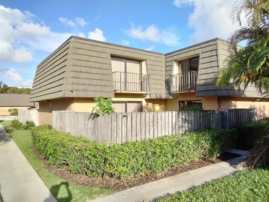 2BR/2.5BTH WITH DIRECT CANAL VIEW FROM 2 BALCONIES, PRIVATE - photo 4