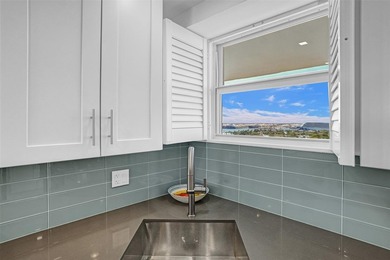 Beautifully updated 1-bed, 1-bath condo in the coveted Harbour - photo 21