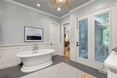 Fully reimagined sprawling single-story estate on a rare 1-acre - photo 22