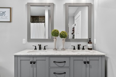 Built in 2018, this beautifully crafted lakefront home is ready - photo 31