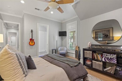 Fully reimagined sprawling single-story estate on a rare 1-acre - photo 33
