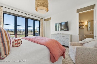 Completed in 2023 and set on just under an acre in South Fork - photo 14