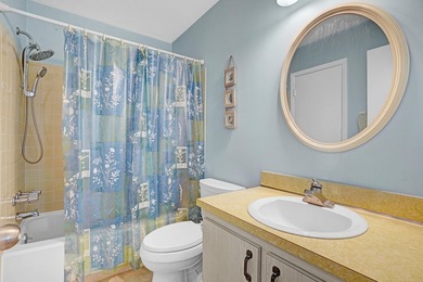 This charming 2 bedroom/2 bath end unit villa is a unique find - photo 15