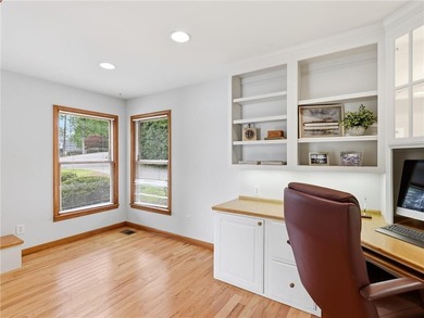 This lakefront property is ALLLLL about the views! Experience - photo 16