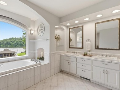 This lakefront property is ALLLLL about the views! Experience - photo 18