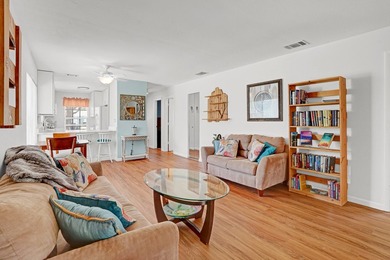 This charming 2 bedroom/2 bath end unit villa is a unique find - photo 18