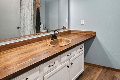 This seven bedroom, two bathroom home offers three thousand