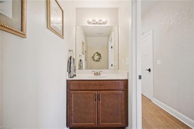 Welcome to this beautifully maintained 4-bedroom, 2.5-bath home - photo 21