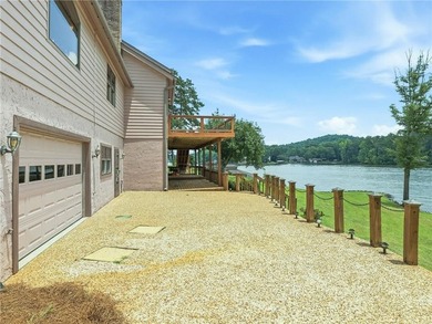 This lakefront property is ALLLLL about the views! Experience - photo 36