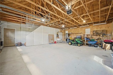 Welcome to this beautifully maintained 4-bedroom, 2.5-bath home - photo 38