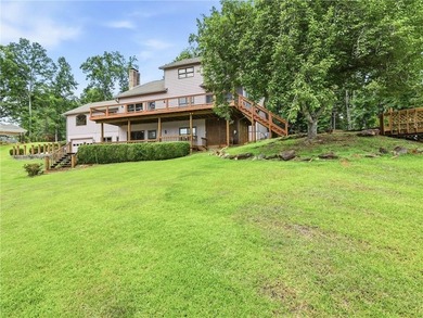 This lakefront property is ALLLLL about the views! Experience - photo 39