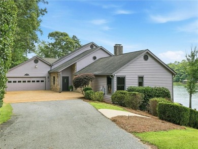 This lakefront property is ALLLLL about the views! Experience - photo 43