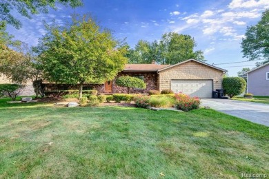 Lake Lapeer Home For Sale in Metamora Michigan