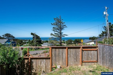 Experience the ultimate coastal lifestyle in the Roads End - photo 25