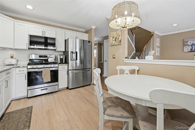Move Right Into This Beautifully Updated 3 Bedroom, 2.5 Bath - photo 6