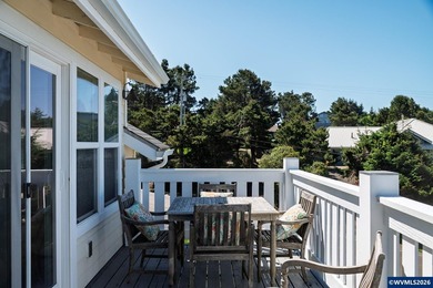 Experience the ultimate coastal lifestyle in the Roads End - photo 26