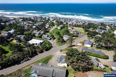 Experience the ultimate coastal lifestyle in the Roads End - photo 30