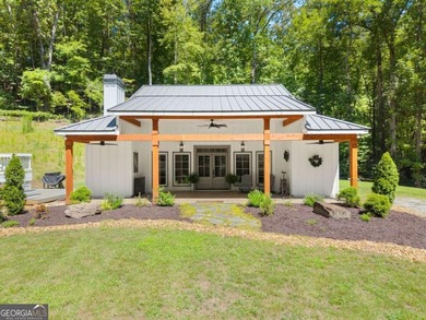 Peace abounds in the Valley at 189 Peace Valley Road! Leave your - photo 1