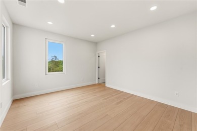 Beautifully crafted new construction home offering elegant - photo 31