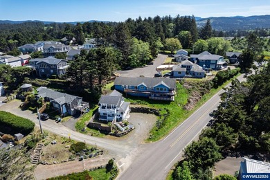 Experience the ultimate coastal lifestyle in the Roads End - photo 31
