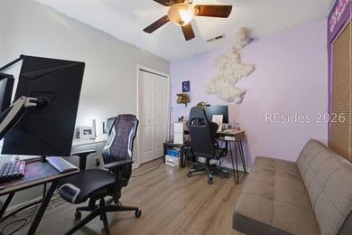 Lovely 3 bedroom, 2 bath home on a spacious corner lot with a - photo 6