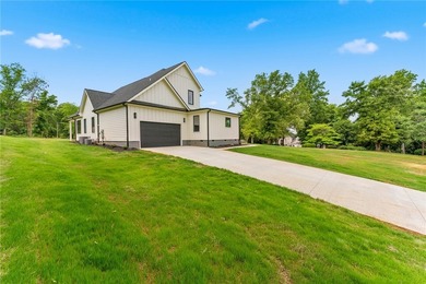 Beautifully crafted new construction home offering elegant - photo 42