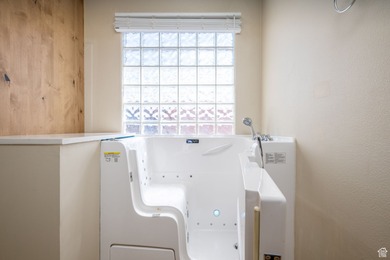 Nestled in a great neighborhood near Red Cliffs Mall, this