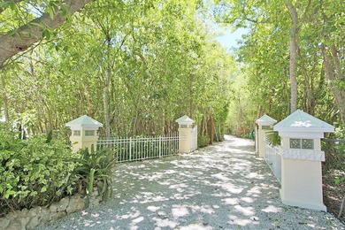 Open Oceanfront Estate with Deep Water Dockage on 1.5 Acres on - photo 6