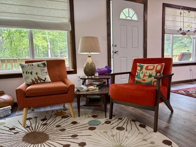 Escape to your own charming ''tree house'' retreat nestled on a - photo 14